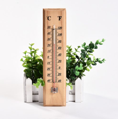 Fából készült fali hőmérő