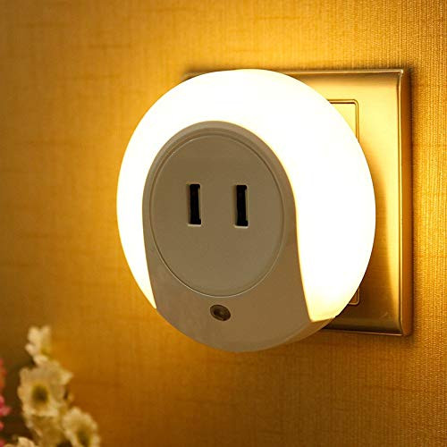 Intelligens LED-es éjjeli lámpa mozgásérzékelővel - meleg fehér színben